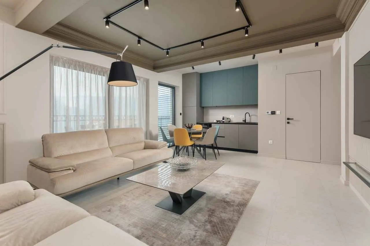 Apartments in Dobrota in attractive location